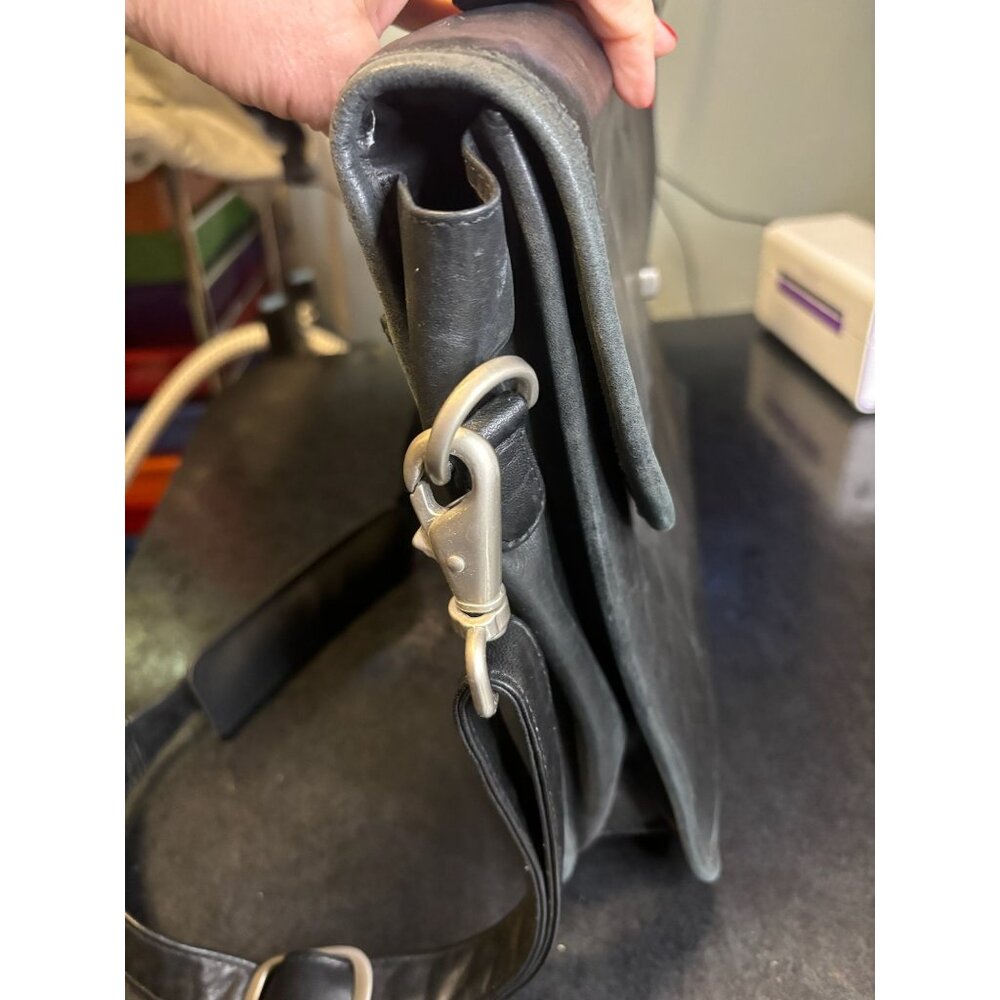 Vintage Black Leather Briefcase With Shoulder Strap Silver Clasp - Picture 6 of 15